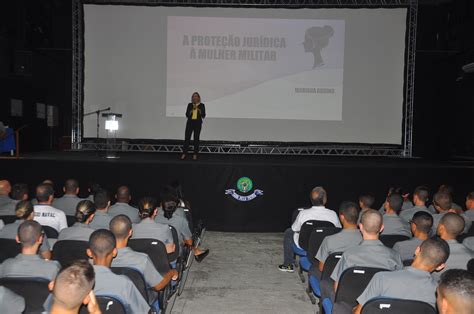 Juíza Federal Mariana Aquino realiza palestra no Colégio Naval