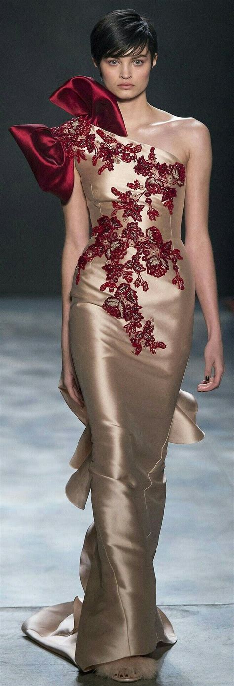 Pin By Juana Pineda On Vestidos Fashion Fashion Week Gorgeous Gowns