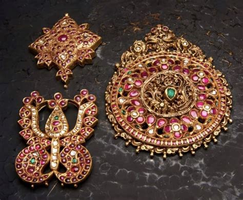 Pin By Sarada On Gold Jewellery Design Necklaces Gold Jewellery