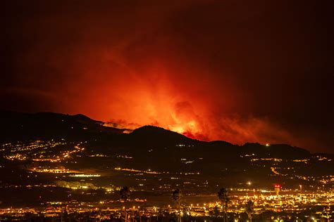 Over 4 500 Evacuated As Tenerife Wildfire Takes On Unseen Dimensions