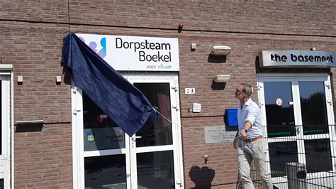 Wethouder Henri Willems Onthult Het Bord Van Dorpsteam Boekel