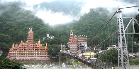 laxman jhula in rishikesh | Rafting Beast