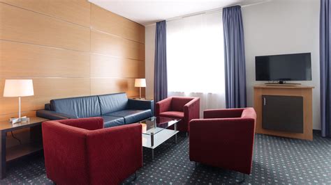 Rooms and Suits | Ramada® Hotels