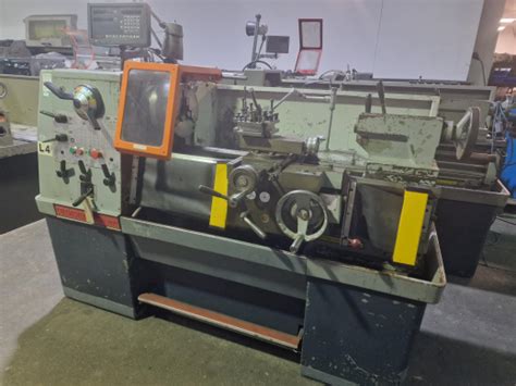 Colchester Triumph X Straight Bed Centre Lathe For