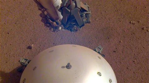 Nasas Insight Lander Detects Its First Marsquake