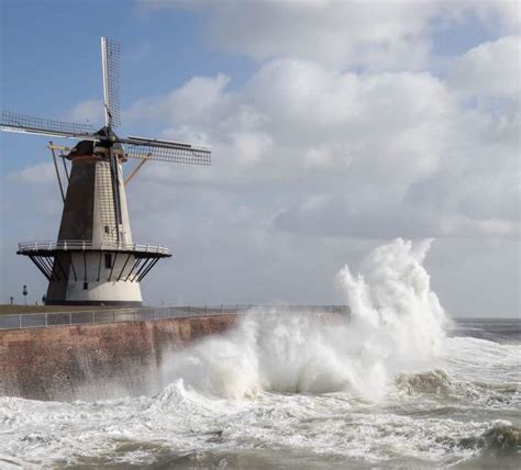 De Oranjemolen Een Korenmolen En Voormalige Pelmolen Aan De Oranjedijk