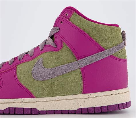 The Nike Dunk High Combines Plum And Olive Tones Laptrinhx News