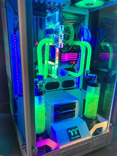 Thermaltake Tower With Two Separate Cooling Loops Gag