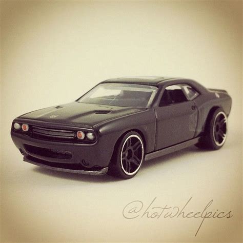 Fast And The Furious 08 Dodge Challenger Srt8 2013 Hot Wheels Hotwheels Diecast