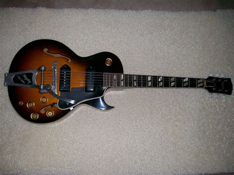 Gibson Es Customized With Bridge Pickup And Bigsby Tremolo System