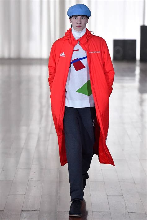 Gosha Rubchinskiy 期间限定展览进驻 COMME des GARÇONS 中环店 | Hypebeast