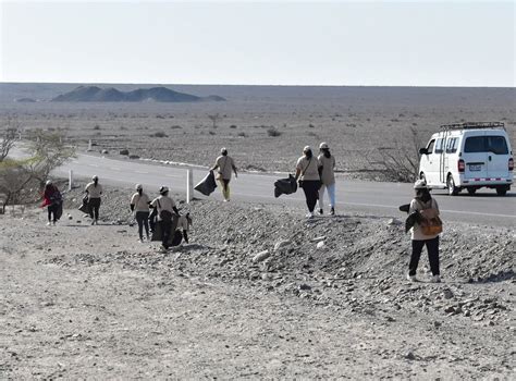 Ica jornada de limpieza en la pampa de Nasca recolecta más de 3