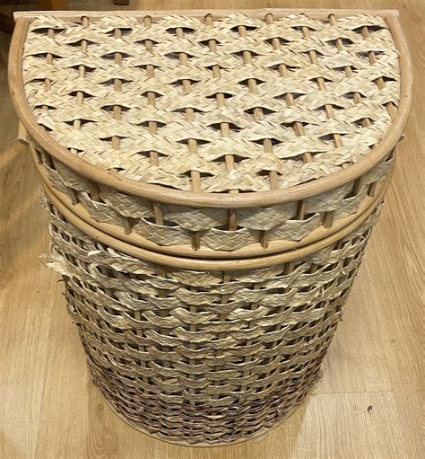 Small Wicker Laundry Basket | The 2nd Hand Shop