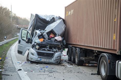 Tödlicher Auffahrunfall auf der A7 bei Laatzen