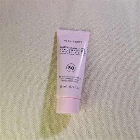 Glow Recipe Watermelon Glow Niacinamide Sunscreen Spf 50 10ml