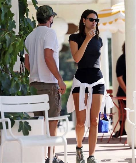 Georgia Fowler Flaunts Sensational Figure In A Yellow Bikini At Bondi Artofit