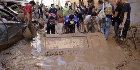 Alluvione In Spagna Tragedia Nel Centro Commerciale Di Valencia E