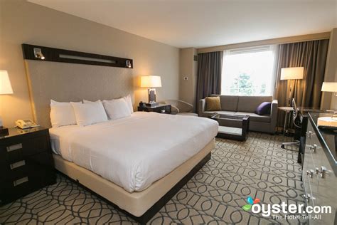 Hilton Columbus at Easton Review: What To REALLY Expect If You Stay