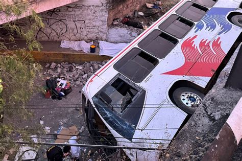 Tres Muertos Y 20 Heridos En Accidente De Autobús En Acolman