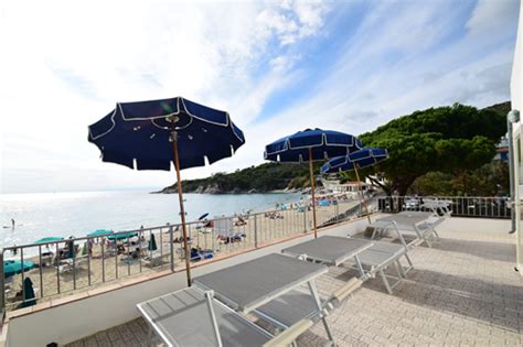 Hotel La Conchiglia B B Direttamente Sulla Spiaggia Di Cavoli All