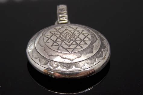 Sri Yantra pendant Sterling Silver Sri Yantra by ArgamanDesigns