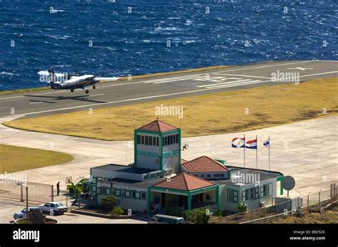 Saba Airport Stock Photos And Saba Airport Stock Images Alamy