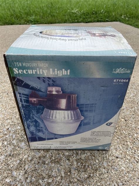 Lumina 175 Watt Mercury Vapor Security Light Dusk To Dawn Barn W Photo Control Ebay