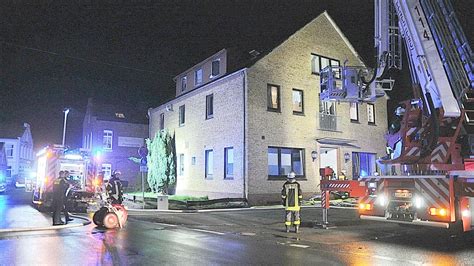 Einsatz am Abend Feuerwehr löscht Brand in Wohnhaus in Weener