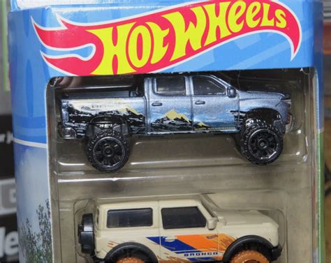 Набор базовые машинки Хот Вилс 5 шт Hot Wheels 5 Pack Remote Adventures HLY74 фото отзывы