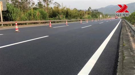 广东伯乐路标高速路斑马线道路划线反光型白色热熔标线涂料工厂价 阿里巴巴