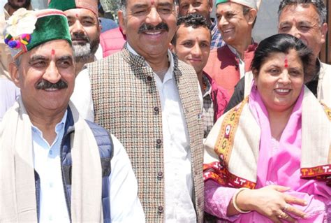 Congress Names Kamlesh Thakur Himachal Cms Wife For Dehra By Election