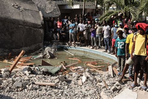 Devastating Haiti Earthquake Photos, Video Show Death, Injury ...