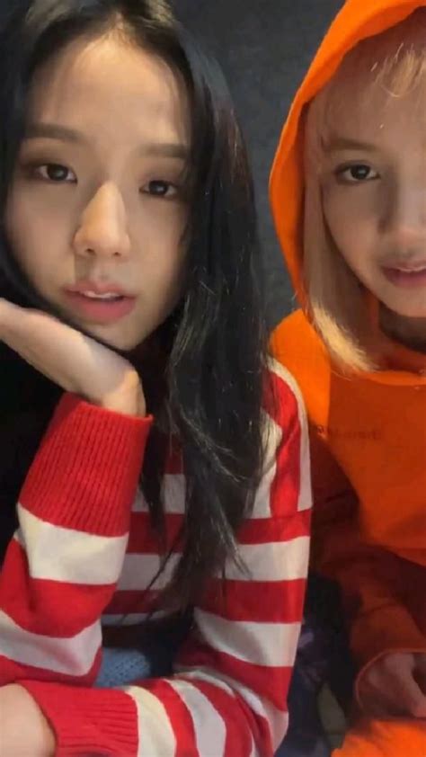 📸 Lisa E Jisoo X Vlive Via Jenniesrenes