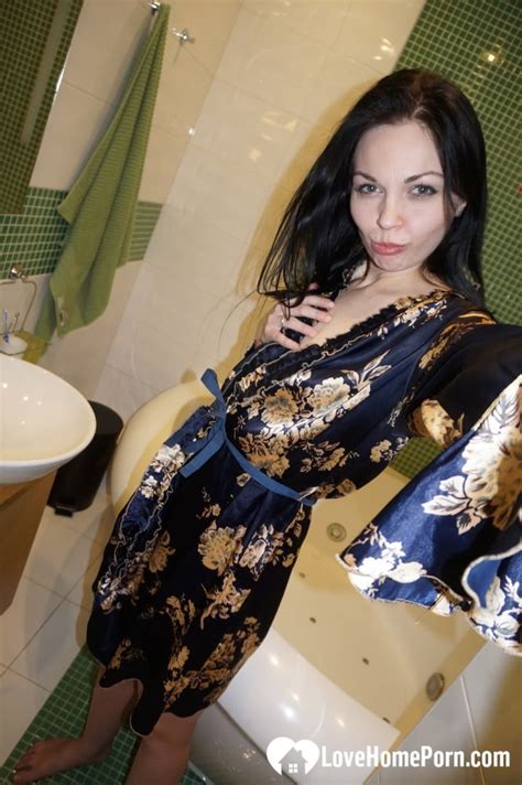 Naughty Babe From The Office Shows Her Tits Pics XHamster