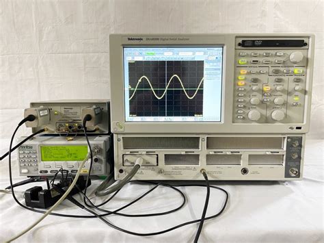 Tektronix DSA 8200 Digital Serial Analyzer 66811