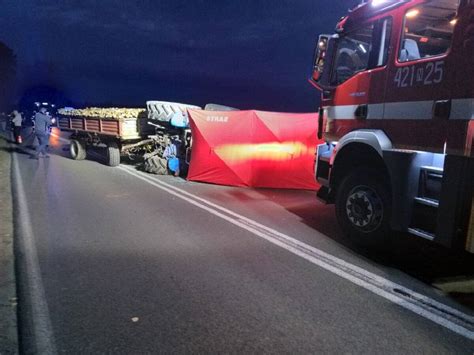 Fatalne Zderzenie Nie Yje Letni Kierowca Ci Gnika