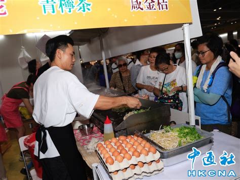 香港第三屆工展會購物節首日 商家推優惠及試食吸客 圖集 香港中通社