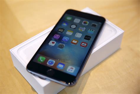 How Much Does iPhone Cost in Russia? Apple Accused Of Price Fixing ...