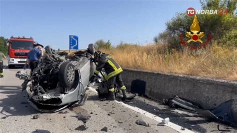 Scontro Fra Auto Sulla Potenza Melfi Due Morti E Un Ferito Video