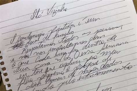 Vizinho Manda Bilhete Para Casal Gay Pedindo Para N O Andarem De M Os Dadas Tive Que Explicar