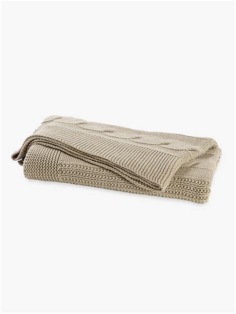 Hargroves Cable Knit Throw
