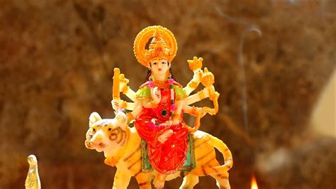 Maa Durga सिर्फ 7 श्लोकों में समाया है दुर्गा सप्तशती का पूरा पाठ जानें अर्थ और लाभ Durga