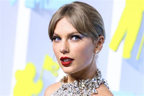 Taylor Swift Reveals Schedule For Midnights Release Week