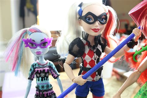 DC Super Hero Girls Bring Comic Book Toys To A Brand New Audience | Kotaku Australia