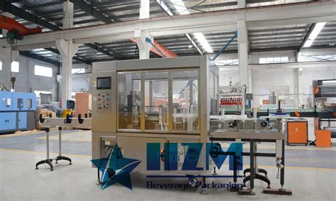 Automatic Linear Type Hot Glue Labeling Machine HZM Machinery