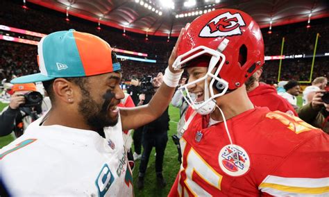 Chiefs to play Dolphins in wild card round of playoffs…