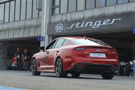 百鍊千錘 豪颯轎跑 敢為不凡而傲 Best Of The Best Kia Stinger 開啟gt跑格新篇章 癮車報