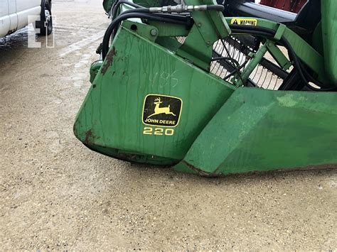 John Deere 220 Online Auctions