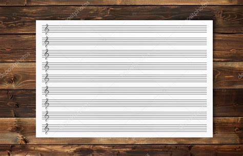 Composición De Partituras En Blanco Manuscrito Personal Sobre Fondo De Madera 2023