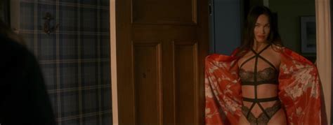 Nude Video Celebs Megan Fox Sexy Big Gold Brick